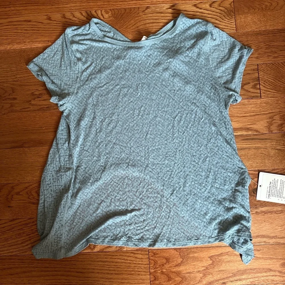 Lululemon tee
